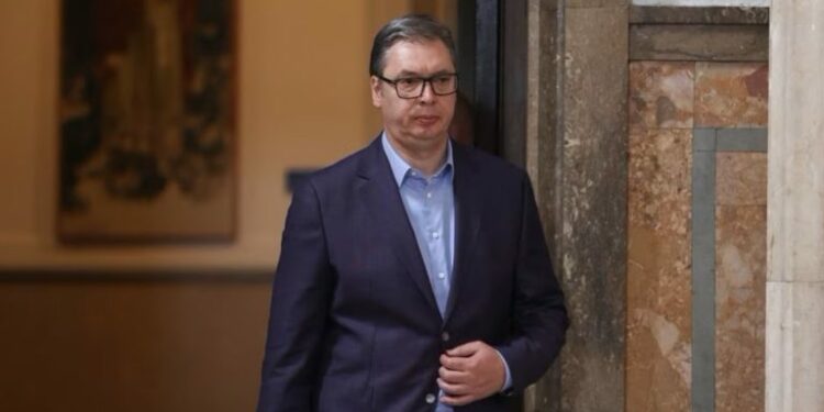 “Nuk mund të qëndroj nëse nuk më duan”, Vuçiq thirrje opozitës: Kryeni referendum për largimin tim nga presidenca