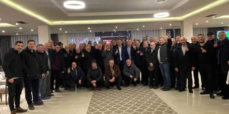 25-shi i LDK-së, Xhafer Tahiri, takon themeluesit e kësaj partie në Vushtrri para 35 viteve: Na mësuat si të ëndërrojmë për lirinë për shtetin e Kosovës