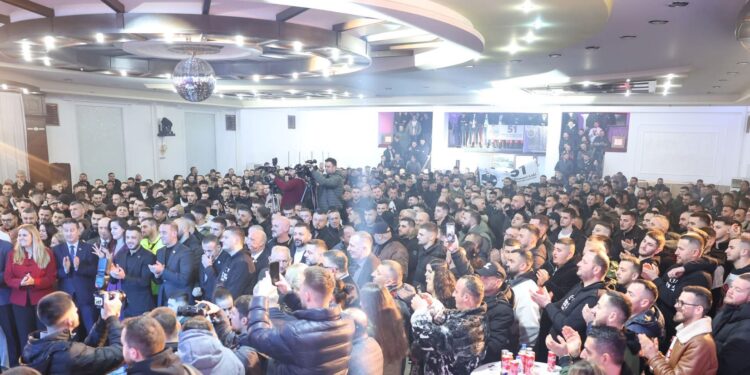 Haradinaj: Ta mbajmë rininë në Kosovë – 500 milionë euro për bizneset e reja