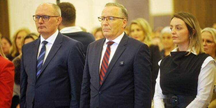 Bedri Hamza premton mbështetje për gratë: Unë besoj në një Kosovë, ku gratë janë të lira t’i ndjekin ëndrrat e tyre
