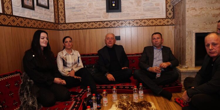 37-shi i PDK-së, Kurtan Kajtazi, mirëpritet ngrohtësisht në odën e Nuredin Gubetinit