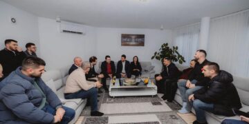 Votuesit e Vetëvendosjes i bashkohen PDK-së në Gjakovë, Krasniqi: Mbështetja për vizionin tonë po rritet çdo ditë