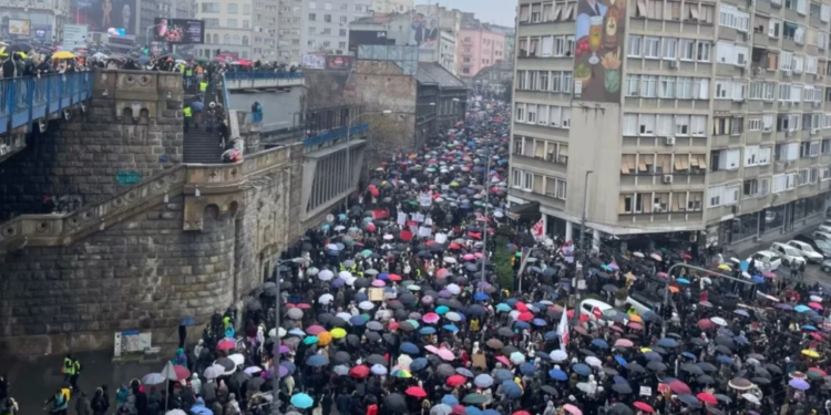 Vuçiq themelon lëvizje të re, Serbia “paralizohet” nga një grevë e përgjithshme