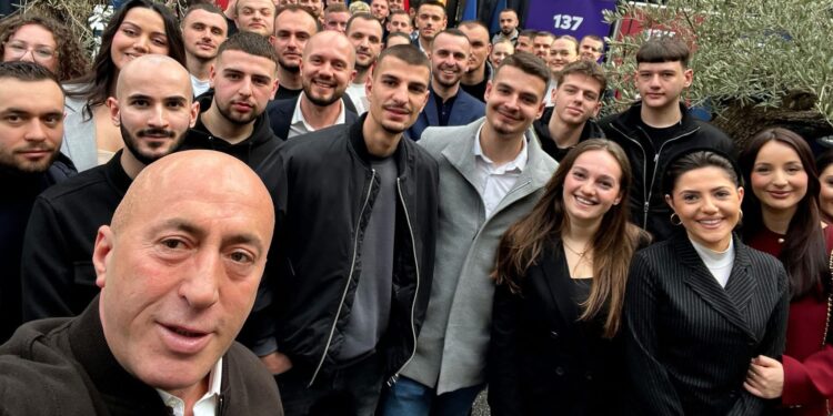 Haradinaj takohet me të rinjtë e Kosovës: Energjia që na duhet drejt fitores