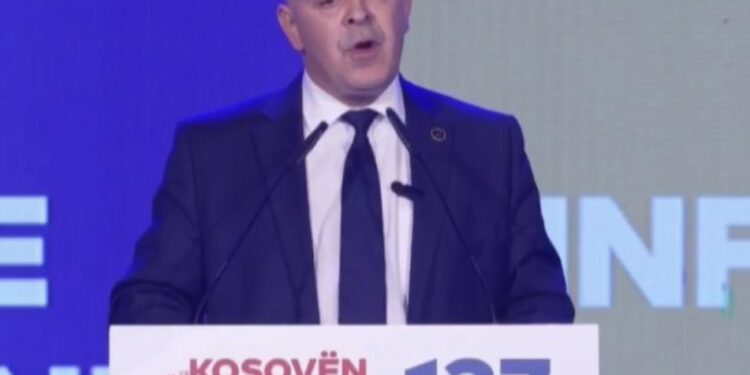Gjjini ‘gozhdon’ Kurtin e Kusari-Lilën: Gjakova nuk flet tinëz me Radojçiqin, e as nuk fshehet si ai te ajo