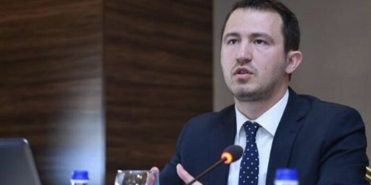 Krasniqi kritikon ashpër Gërvallën: Qe katër vite, Kosova nuk ka politikë të jashtme