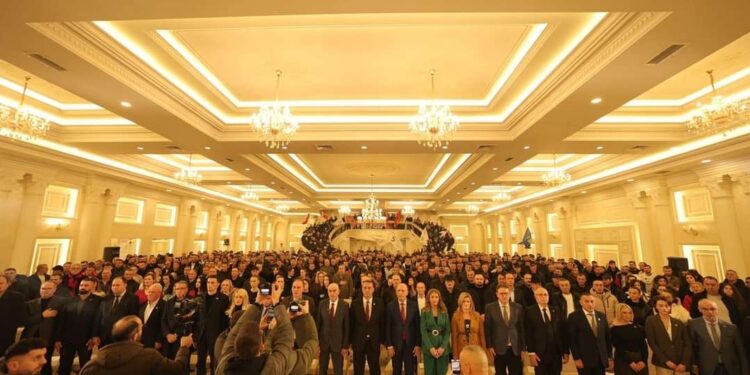 AAK-Nisma-IDEAL me tubim masiv në Skenderaj, Haradinaj: Kur u bashkuan Drenica dhe Dukagjini e larguan Serbinë nga Kosova