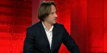 Të korruptuarit dhe të propagandizuarit