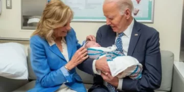 Presidenti Biden bëhet stërgjysh
