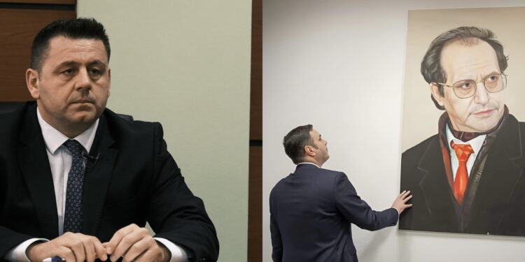 Bekë Berisha kritikon fushatën e Lumir Abdixhikut: Nuk lypet vota në emër të njerit të vde’kur, qe fotografia e Rugovës