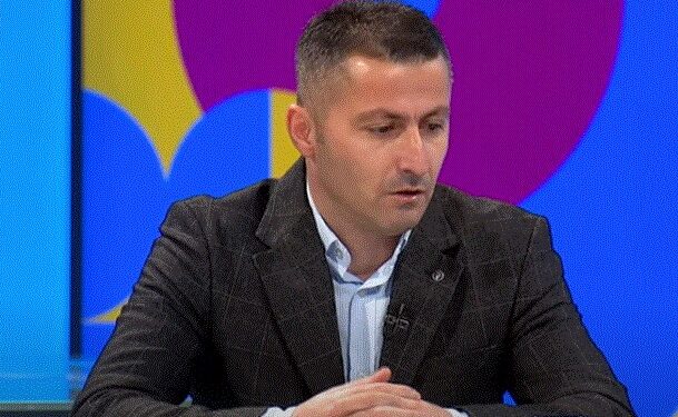 Pushteti e largoi nga puna, djali i dëshmorit kthehet me vendim të Këshillit të Pavarur (VIDEO)