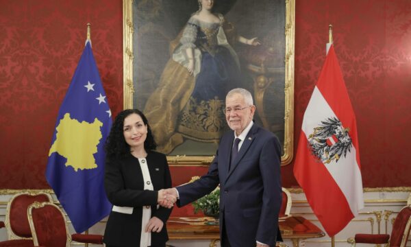 Presidenti i Austrisë uron Osmanin për 17-vjetorin e pavarësisë: Ndajmë vlera të përbashkëta e qëndrime të ngjashme