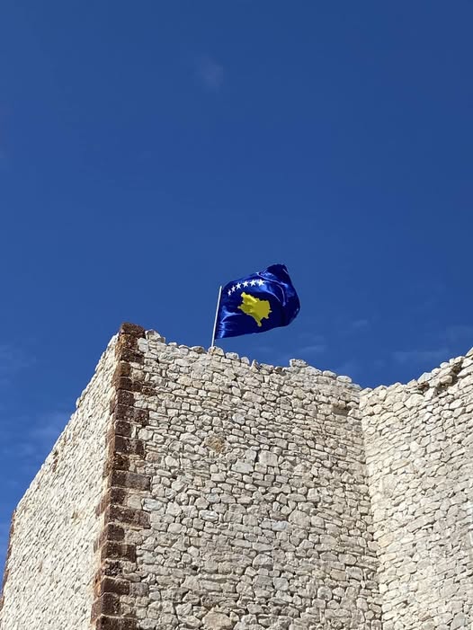 Ambasada suedeze uron Pavarësinë: Ju urojmë një ditë të mbushur me gëzim dhe festë