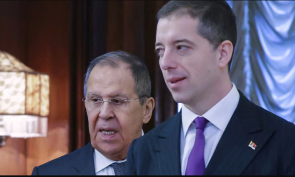 Lavrov me Gjuriqin në Moskë: Do të punojmë së bashku për të shmangur dëmin në NIS