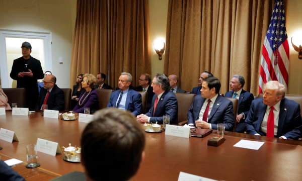 Trump urdhëron shkurtime masive të punonjësve të qeverisë federale