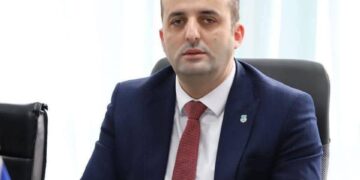 Superheroina politike, njeriu-parti, Mimoza Kusari Lila