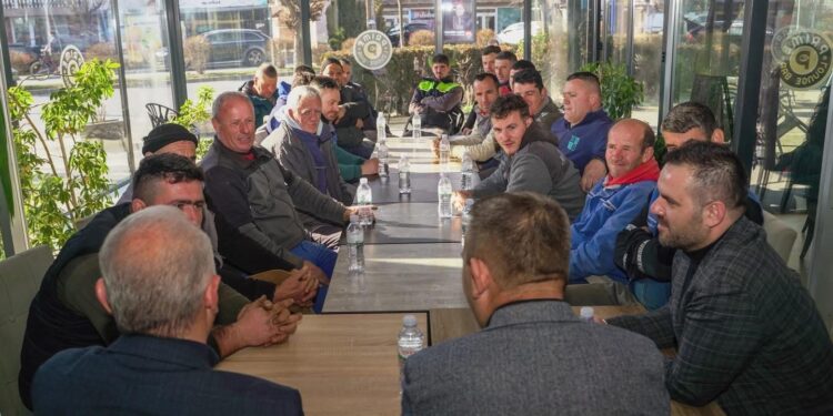 Rrahman Rama takon punëtorët nga Malisheva që angazhohen në Vushtrri