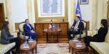Konjufca takohet me ambasadorin britanik, flasin për situatën paszgjedhore