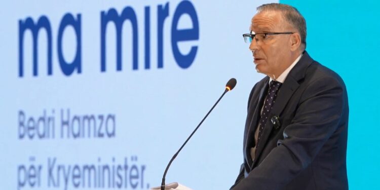 Hamza, mësimdhënësve: Ishit aty kur shtëpitë u bënë shkolla e librat ruheshin si thesarë