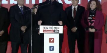 A ia gjuajti Grenellit? Kurti thotë se ‘ndërkombëtarët po na vështrojnë me llupë, e Serbia me dylbi’