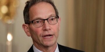 Kupchan i bën thirrje Kosovës për kujdes ndaj hapave që Trump mund t’i konsiderojë si të padobishëm