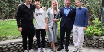 Ramush Haradinaj voton në orët e hershme, për herë të parë bashkë me fëmijët