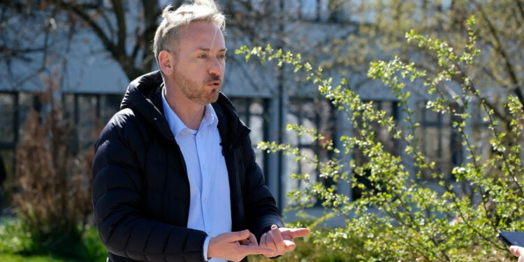 Deda kritikon Osmanin: Qysh është e mundur që presidentja s’po i adresohet popullit për procesin zgjedhor?