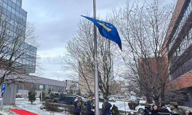 Ngritja solemne e flamurit të Kosovës në Ditën e Pavarësisë