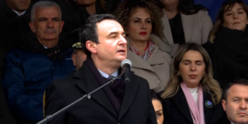 Kurti thotë se Republika e Kosovës është rezultat edhe i aktit të krerëve të atëhershëm, duartrokitje pasi e përmend emrin e Thaçit