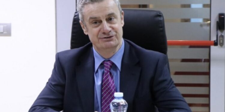 Ambasadori i Britanisë uron pavarësinë me një video: Britania është krenare që feston arritjet e Kosovës