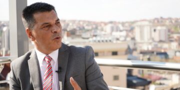 Konsullata në Stuttgart e feston Pavarësinë në bashkëpunim me Qendrën Islame, reagon Kryeziu: Është festë kombëtare, jo fetare, skandal i llojit të vet