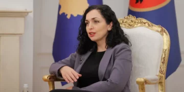 “Kërkesa jonë ka qenë të shpallet Hero i Kosovës”- Familjari i Ruzhdi Berishës kritikon Vjosa Osmanin pas ndarjes së medaljes presidenciale