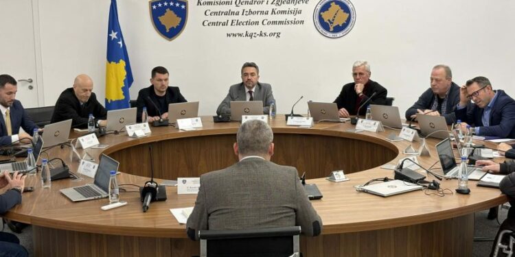 “Treni bullgar”, debat i “nxehtë” në KQZ: Krasniqi i VV-së ankohet pse Gashi i PDK-së kërkoi hetim për fletëvotime false në Gjakovë