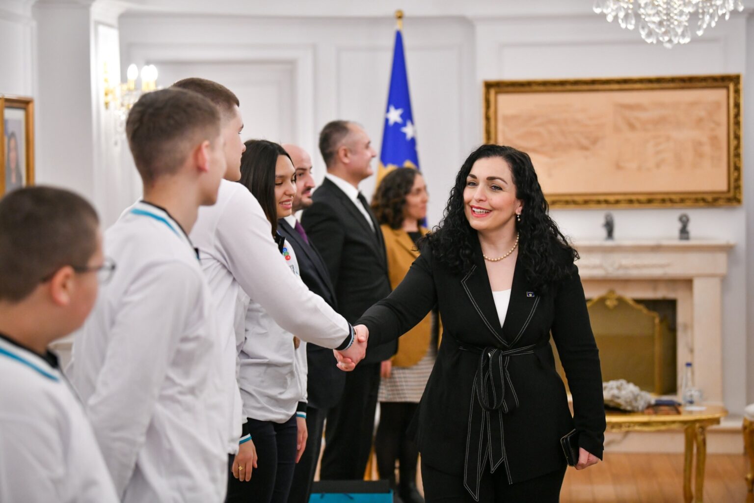 Osmani priti në takim nxënësit që korrën fitore në Olimpiadën Ndërkombëtare STEM 2024