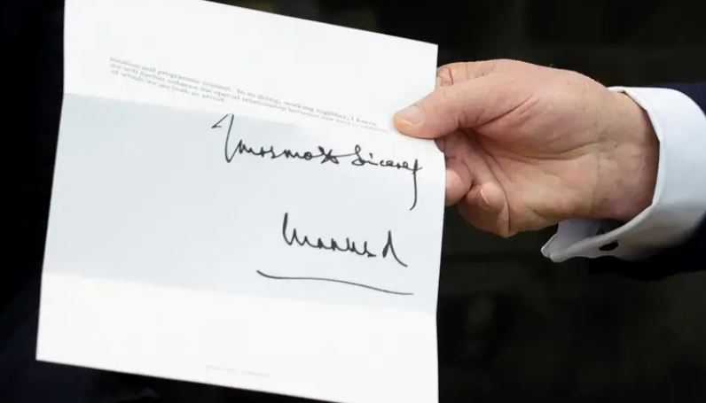 Starmer i dorëzon Trumpit një letër nga Mbreti Charles, ja çfarë shkruhet në të