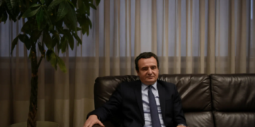 Kurti për “The Guardian” tregon se s’ka pasur asnjë kontakt me Administratën e re të SHBA-së