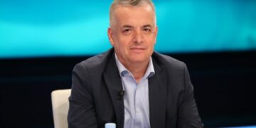 Nazarko thotë se Kurti luan me disa skenarë: Nëse dështon të formojë qeverinë, vjen opsioni Bedri Hamza kryeministër