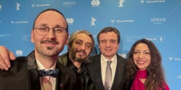 Artisti kosovar merr pjesë në Berlinale me filmin e tij, Kurti shkon atje, ambasadori Ajeti publikon një fotografi