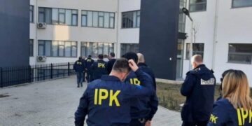 S’i arrestuan të përfshirët në një përleshje, këta janë tre policët e rekomanduar për suspendim