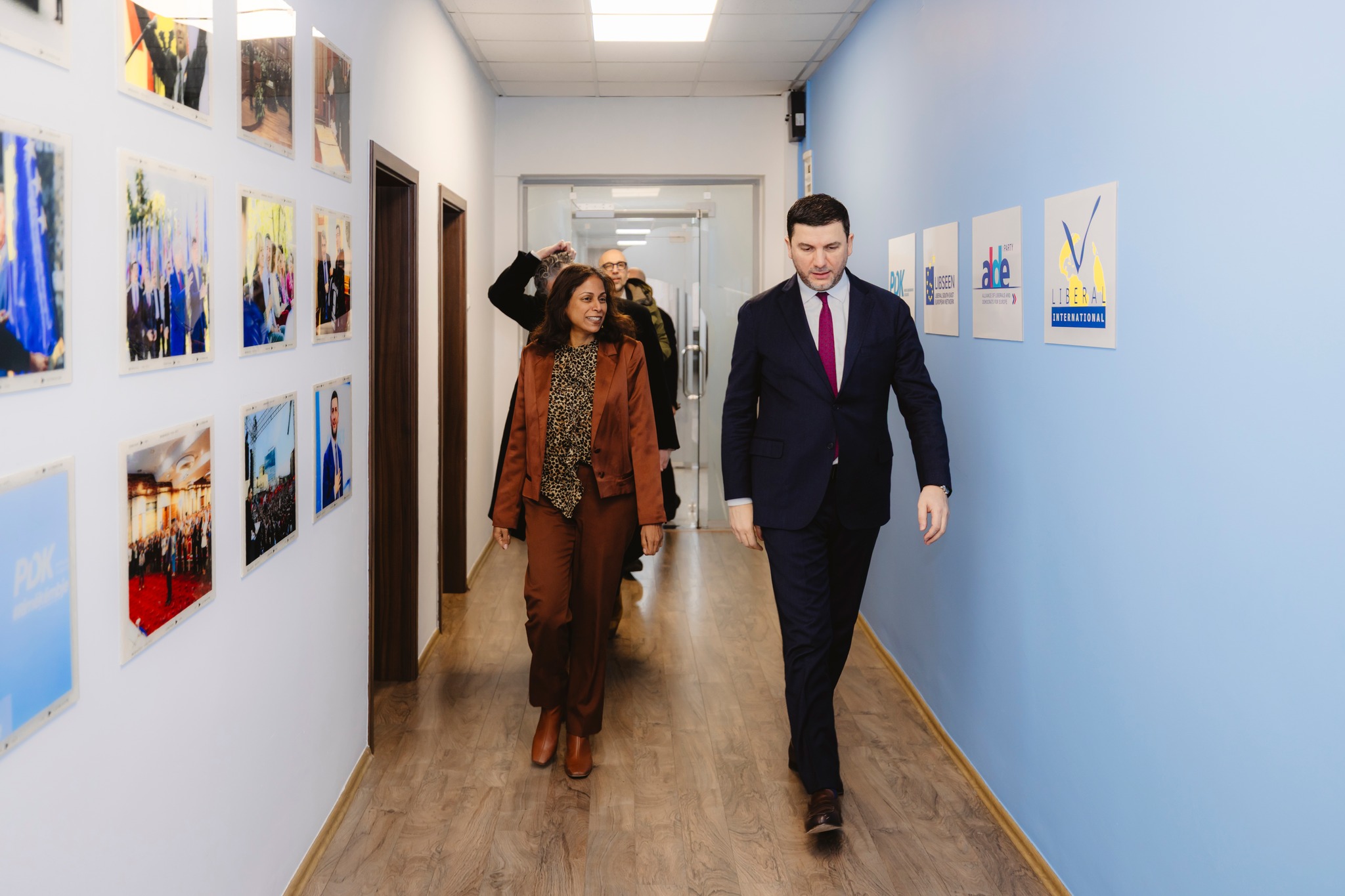 Krasniqi në takim me përfaqësuesen amerikane në Kosovë: PDK beson se vendi ka nevojë për një qeveri stabile
