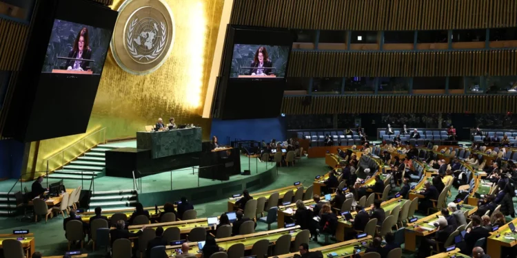 SHBA i bashkohet Rusisë për të votuar kundër rezolutës së OKB-së që dënon luftën e Rusisë kundër Ukrainës