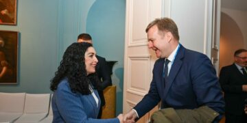 Osmani takoi Përfaqësuesin e ri të BE-së për Dialog, flasin për zhvillimet e fundit në vend dhe pritshmëritë nga dialogu