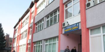 Tre nxënës pësuan kontakt me rrymën, shkolla “Eqrem Qabej” në Mitrovicë jep detaje