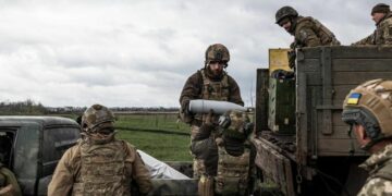 Debati në Shtëpinë e Bardhë, media amerikane: Trump po shqyrton ndalimin e ndihmës ushtarake për Ukrainën