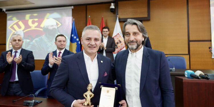 Rama: Prishtina ka caktuar lokacionin për vendosjen e shtatores së Adem Jasharit