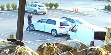 Policia kërkon ndihmën e qytetarëve për kapjen e një të dyshuari për vjedhje që ndodhi në vitin 2023