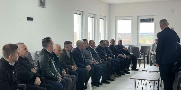 Ramush Haradinaj shkon në Burojë në të pame tek familja Thaçi