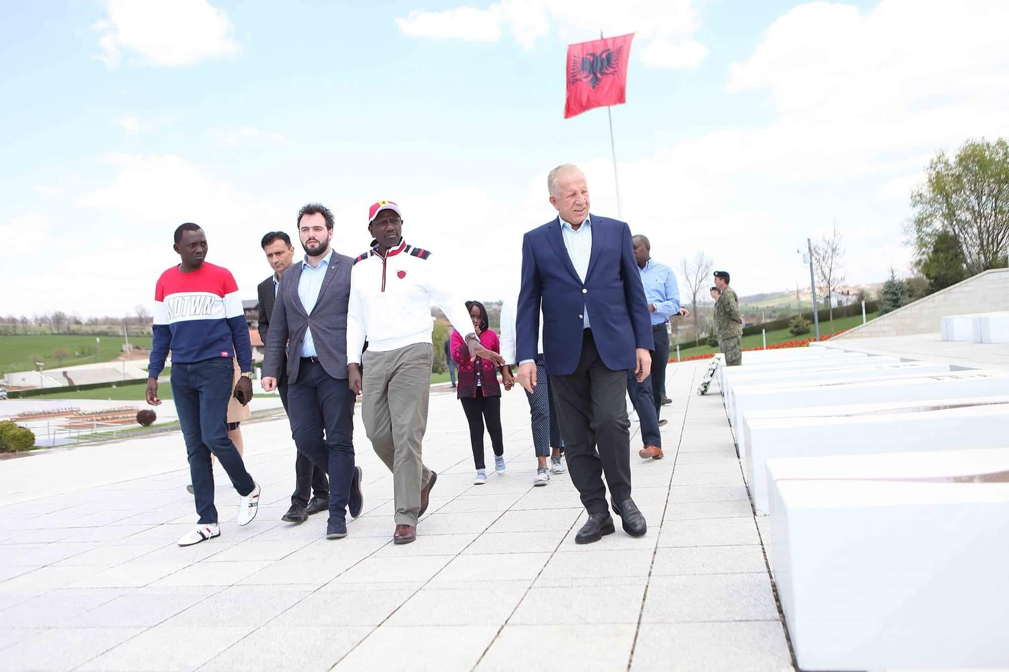 Presidenti i Kenias, i cili dje njohu Kosovën, në vitin 2019 kishte vizituar Prekazin