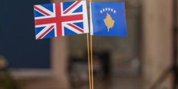 Ambasada britanike e uron Kosovën për njohjen nga Kenia: Vazhdim i momentumit për forcim të lidhjeve diplomatike