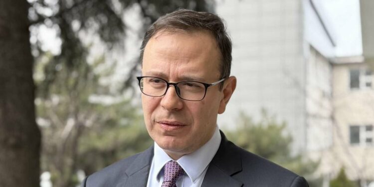 Ambasadori Angili: Marrëdhëniet Turqi-Kosovë janë të thella, FSK-ja po ecën në drejtimin e duhur